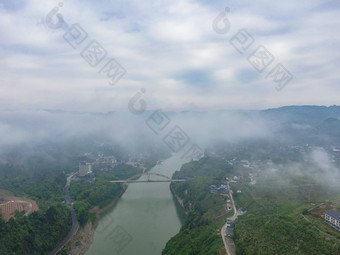 祖国山河迷雾航拍摄影图