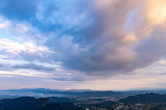 广东丹霞山清晨<strong>彩霞</strong>航拍摄影图