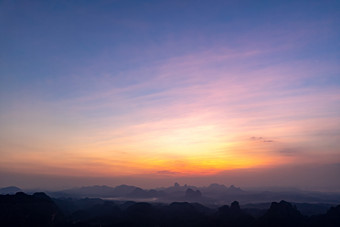 广东韶关丹霞山日落晚霞夕阳航拍摄影图