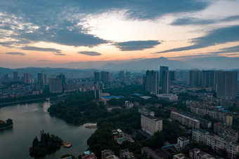 湖南郴州城市清晨日出彩霞航拍摄影图