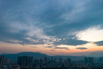 湖南郴州城市清晨日出彩霞航拍摄影图