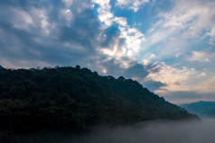 湖南郴州小东江清晨迷雾航拍摄影图