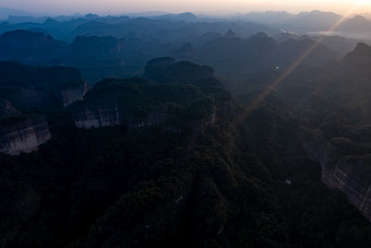 韶关丹霞山丹霞地貌日落晚霞夕阳航拍摄影图