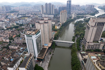 中山城市雨季暴雨来临航拍摄影图