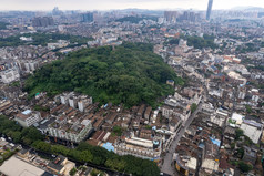 中山城市雨季暴雨来临航拍摄影图