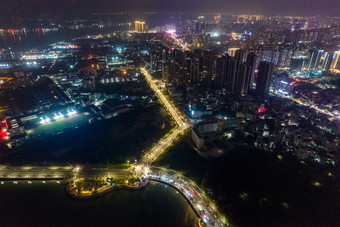 广东湛江夜景交<strong>通车</strong>辆航拍摄影图