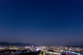 广东肇庆七星山夜景城市夜景航拍摄影图