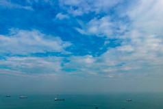 广西北海海边渔船城市风光航拍摄影图