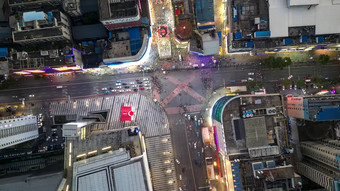 城市夜景交通车辆行驶航拍摄影图