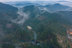 大山云雾缭绕日出航拍摄影图