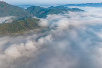 高山<strong>云海</strong>清晨云雾航拍摄影图