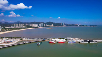 广东珠海沿海城市建设蓝天白云航拍
