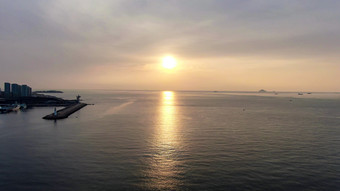 青岛海上日出日落航拍