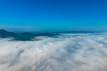 云层之上云海蓝天白云山川航拍摄影图