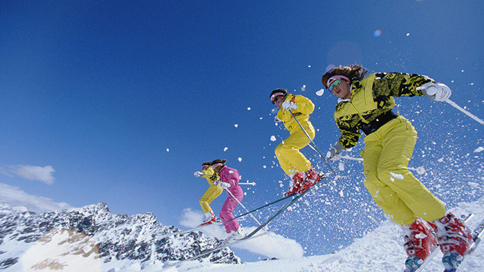 滑雪场的呼呼的冷风声