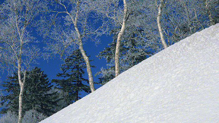 打雪仗走路扔雪球音效素材