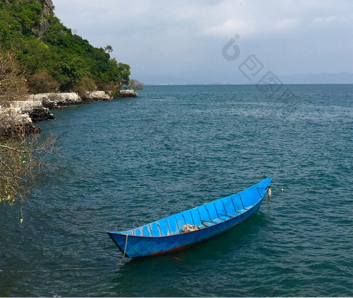 泸沽湖度假旅游手机海报