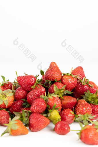 新鲜<strong>草莓</strong>水果实拍