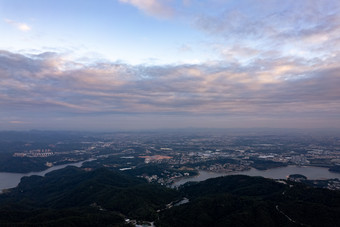 城市日落氛围航拍