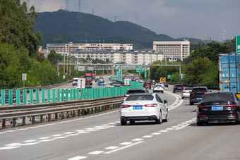 节假日车流高速路车辆交通运输