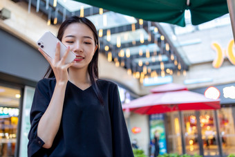 商务人像下午白领女性咖啡店办公