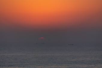 日出夕阳黎明前的海面意境