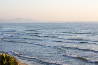 日出夕阳黎明前的海面意境