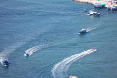 双月湾旅游海水海浪沙滩港湾船只