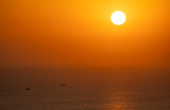 日出夕阳黎明前的海面意境