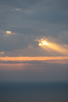 海面地平线耶稣光丁达尔光线