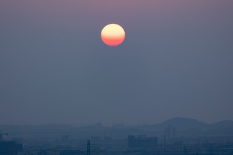 城市<strong>雾霾</strong>太阳污染