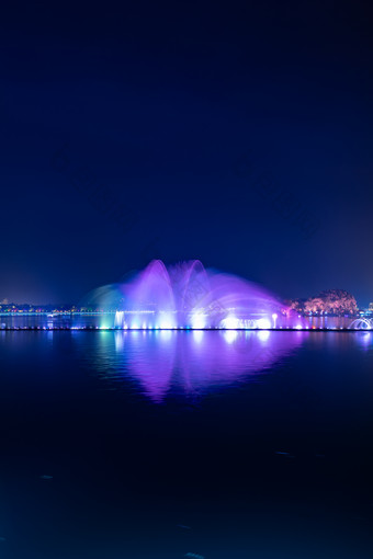 夜晚音乐喷泉