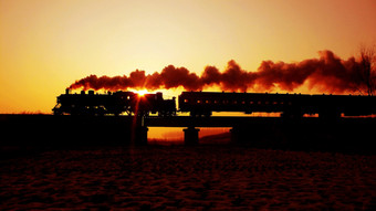黄昏风景蒸汽机车夕阳剪影
