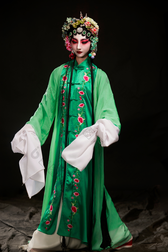 国粹戏曲京剧昆曲青衣旦角形象的中国少女图片-包图网企业站