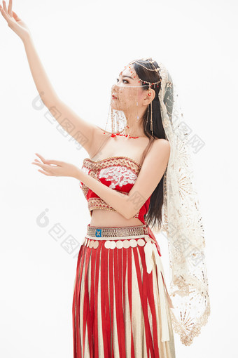 穿着印度传统风格<strong>服饰</strong>的肚皮舞演员