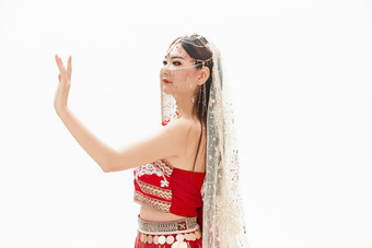 穿着<strong>印度</strong>传统风格服饰的肚皮舞演员