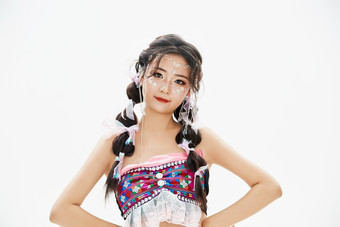身穿<strong>中国</strong>少数民族哈尼族服饰的亚洲女性