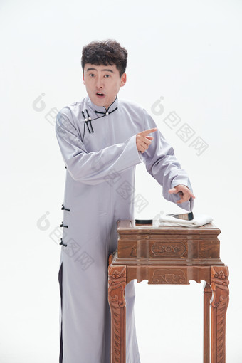 中国传统曲艺单口相声表演艺术形象