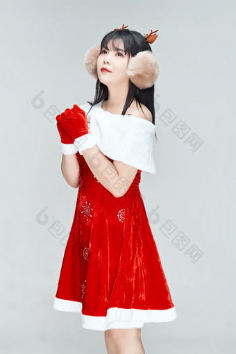 身穿圣诞服饰的性感可爱亚洲少女