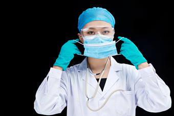 专业的医护人员提示口罩佩戴的重要性