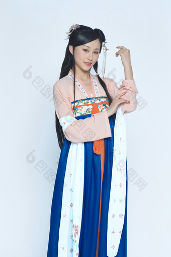 身穿古装的汉服女性人像汉服影棚拍摄