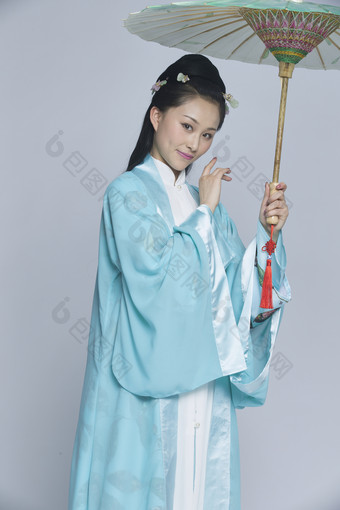 身穿古装的汉服女性人像汉服影棚拍摄