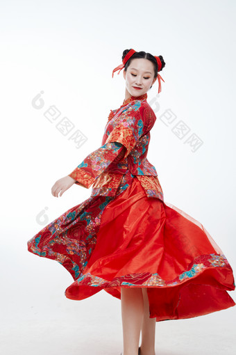 身穿中国传统<strong>服</strong>饰的青年女性