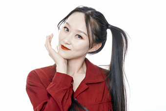 白色背景的亚洲年轻少女肖像人像