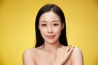 亚洲美女面部特写化妆护肤