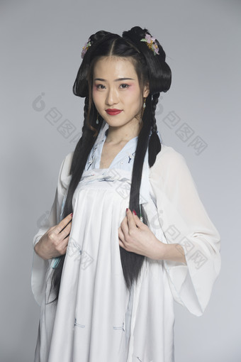 白色汉服人像棚拍汉服少女