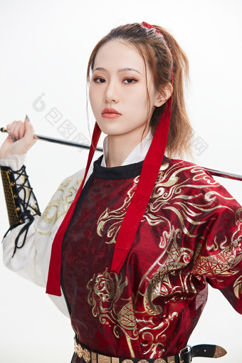 身穿武侠古风<strong>汉服</strong>英气十足的亚洲美女