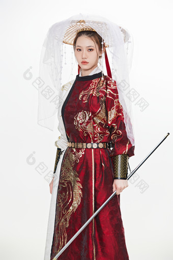 身穿武侠古风汉服英气十足的亚洲美女