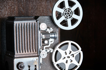 一台复古老式胶片电影放映机外观特写