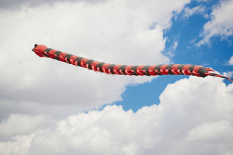 坝上草原风筝节上<strong>天空</strong>飞舞的风筝